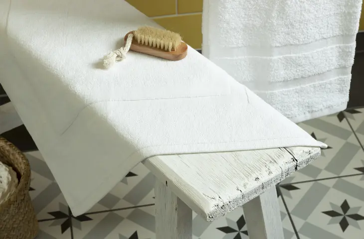 Cocoon bath mat
